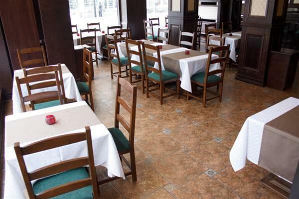 Daily Plaza Hotel Suceava Exterior foto